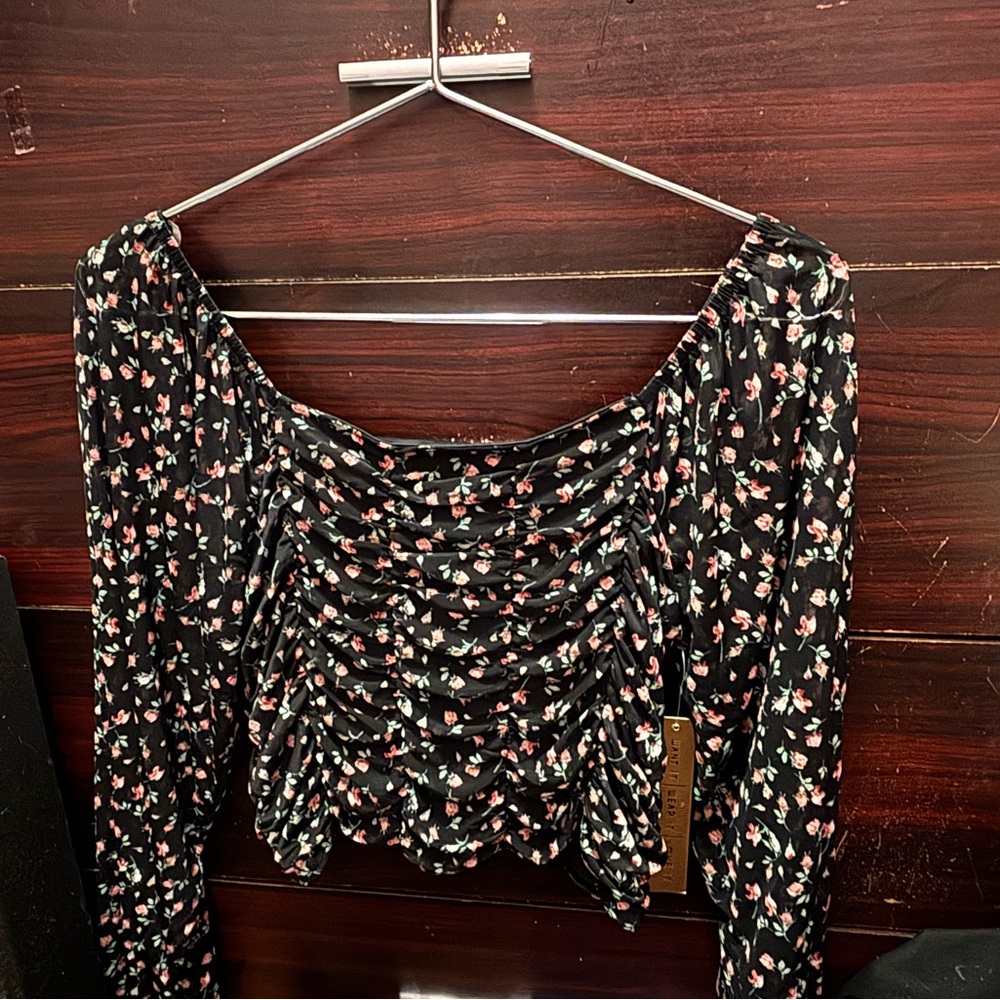 Almost Famous Black Floral Ruched Blouse